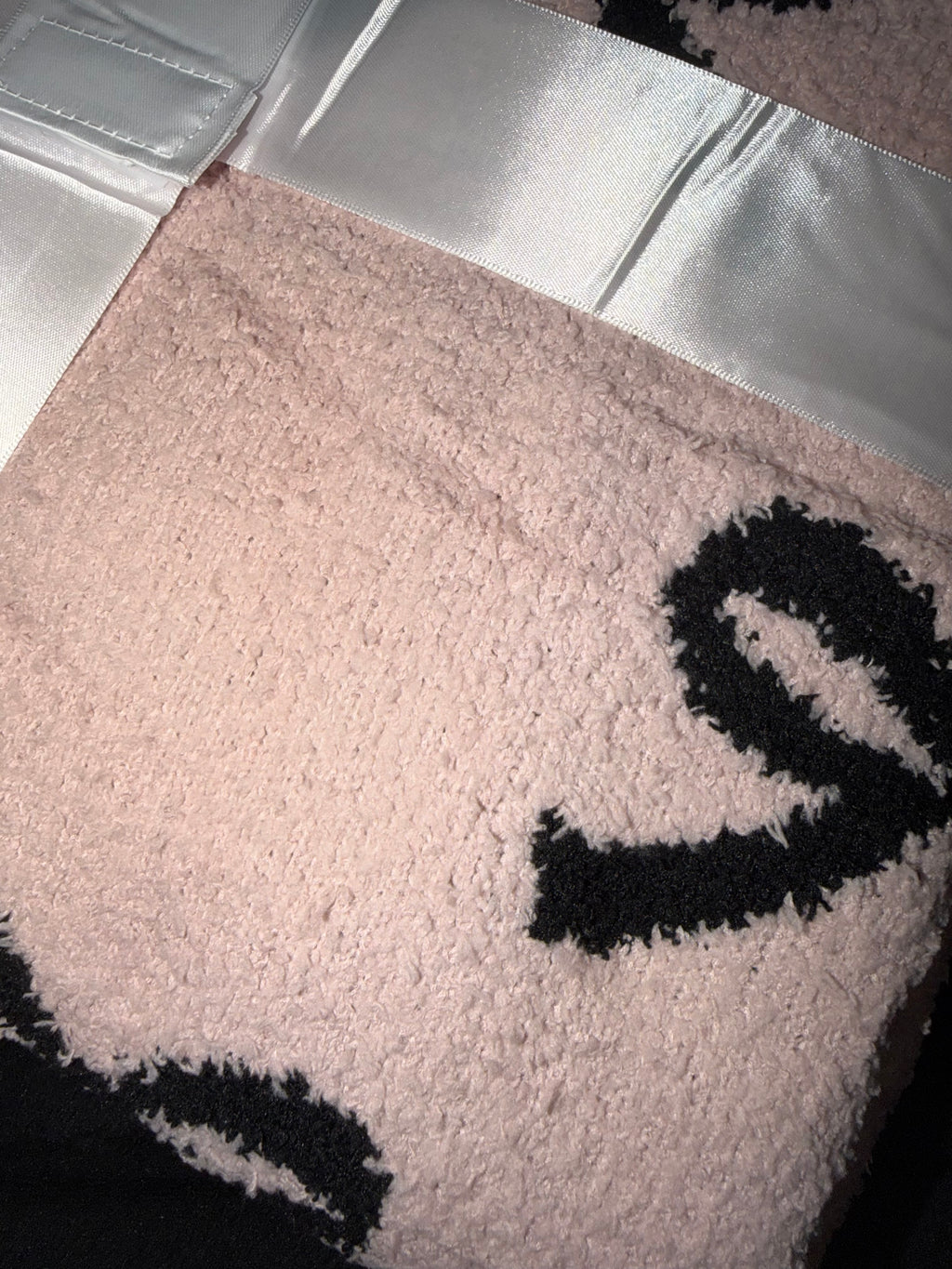 Pink and Black Bows Double-Sized Blanket
